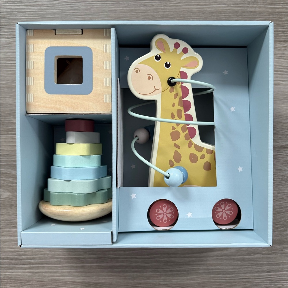 NIB Wooden Giraffe Bead Maze & Stacking Toy Set